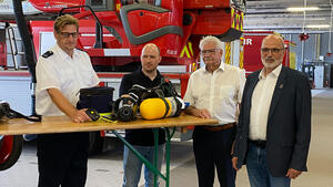 &Uuml;bergabe Atemschutz Feuerwehr