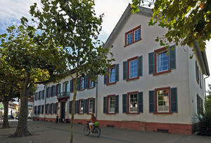 Au&szlig;enansicht des Alten Amtsgerichtes, heute Domizil der St&auml;dtischen Musikschule Gro&szlig;-Gerau.