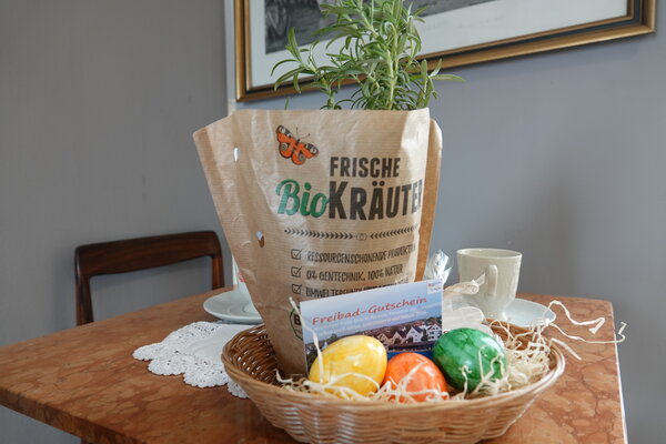 Osterbox 2026 auf Tisch