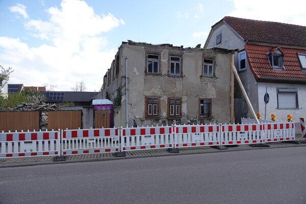 Sicherungsma&szlig;nahmen Gernsheimer Landstra&szlig;e Baken