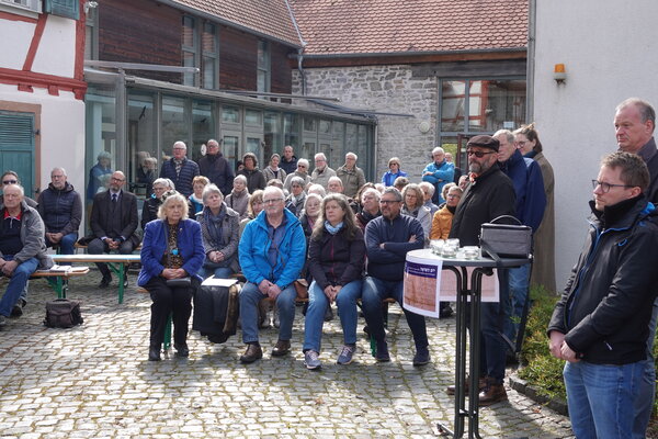Stolpersteine Wallerst&auml;dten 14. April 2026 Besucher