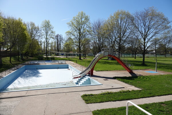 Freibad vor Saison 2026 Untere Badeplatte