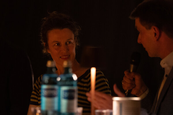 Blackbird Schlange am Kino 30. September 2026