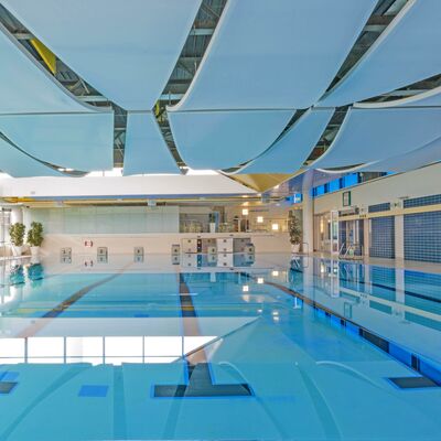 Innenansicht des Gro&szlig;-Gerauer Hallenbades / der Schwimmhalle